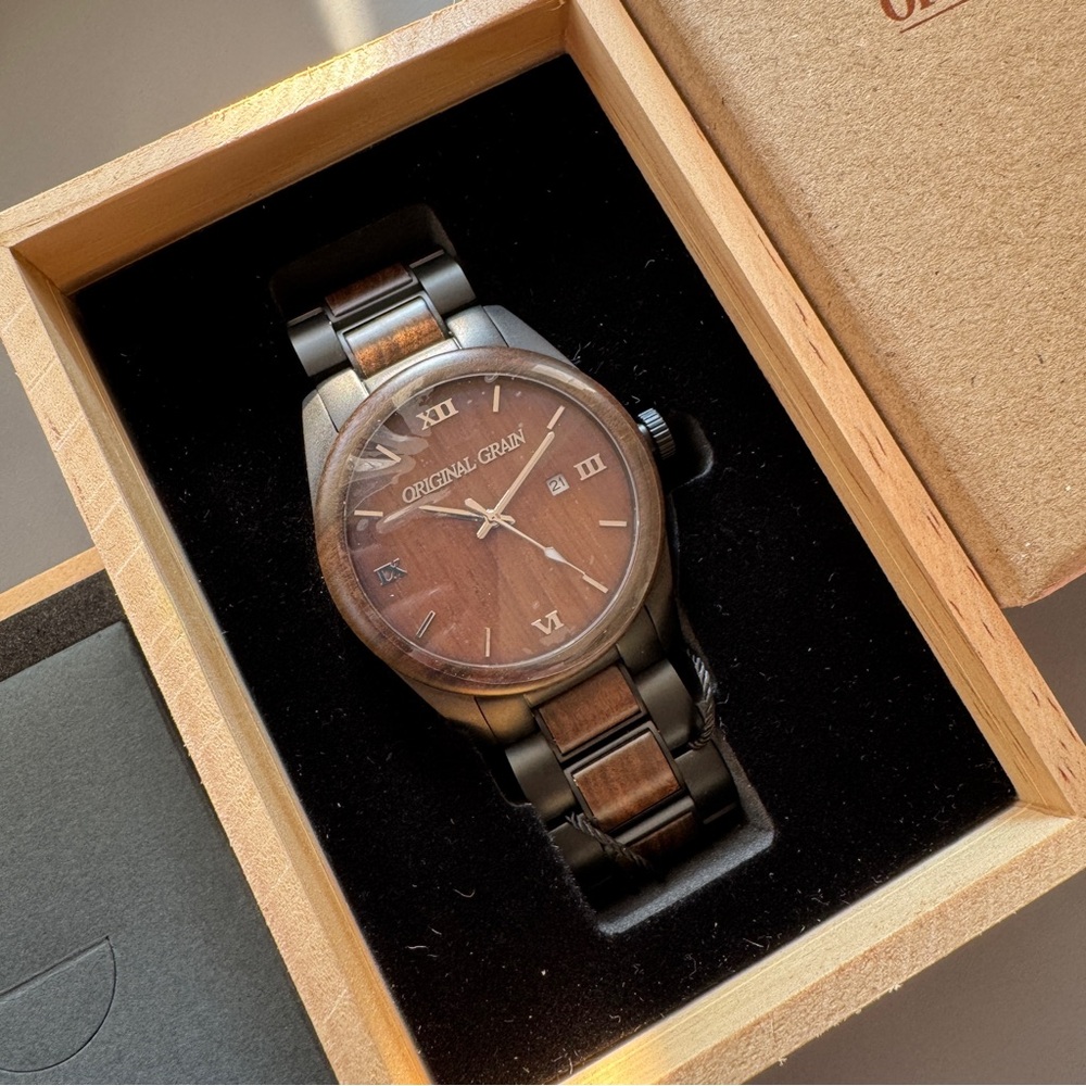 Original Grain Indonesian Ebony Men’s Watch . New.
